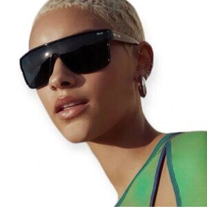 New Quay Australia Nightfall Curve Polarized Black Frame Large Sunglasses Unisex